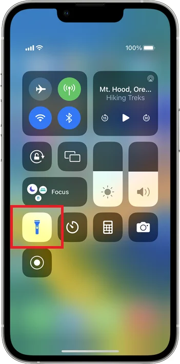 Turn Off the Flashlight (or Torch) on the iPhone1